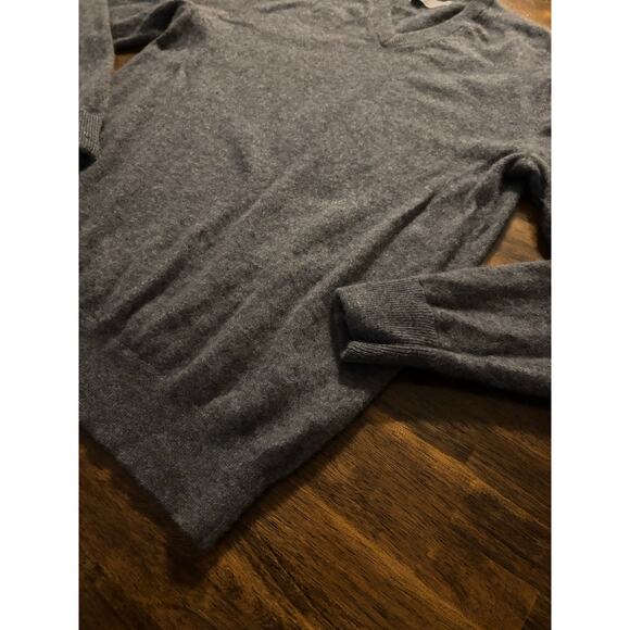 Everlane Men’s Medium Sweater 100% Cashmere V Neck Pullover Knit - Picture 8 of 8
